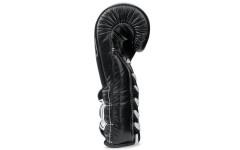 Боксерские перчатки на шнурке Fairtex BGL7 black 14 oz